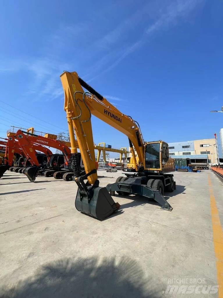 Hyundai 210W-9 Ratiniai ekskavatoriai