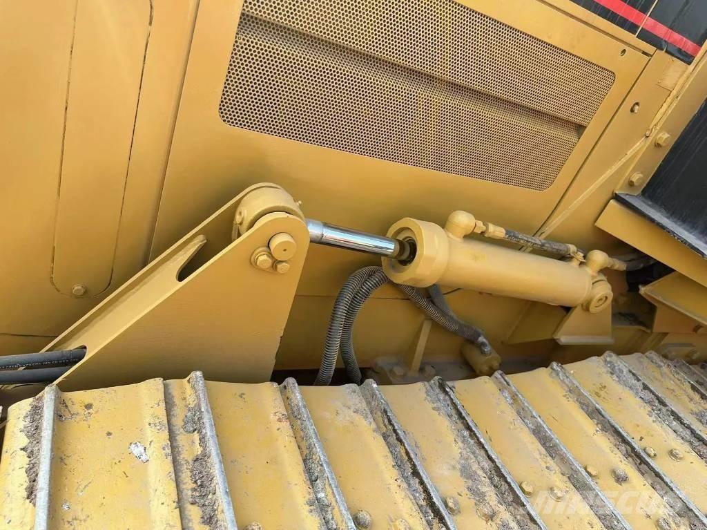 CAT D5C Vikšriniai buldozeriai