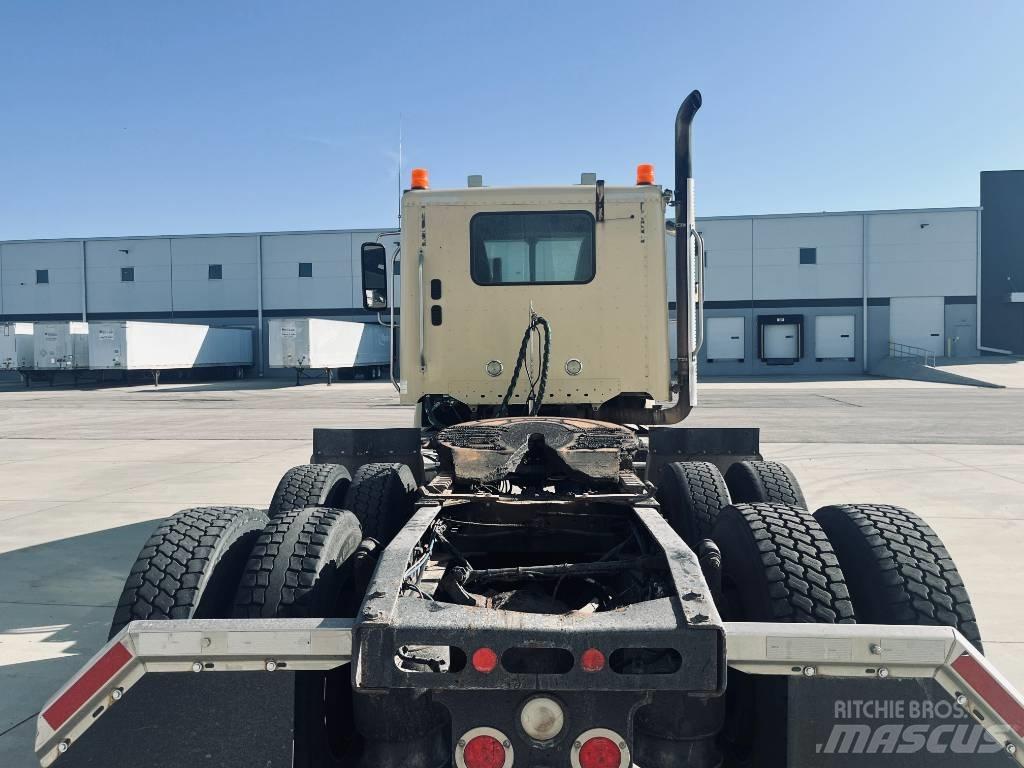 Freightliner 122 SD Naudoti vilkikai