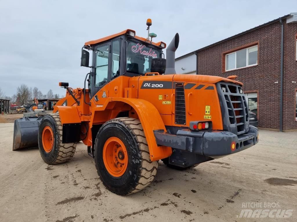 Doosan DL 200-3 Naudoti ratiniai krautuvai