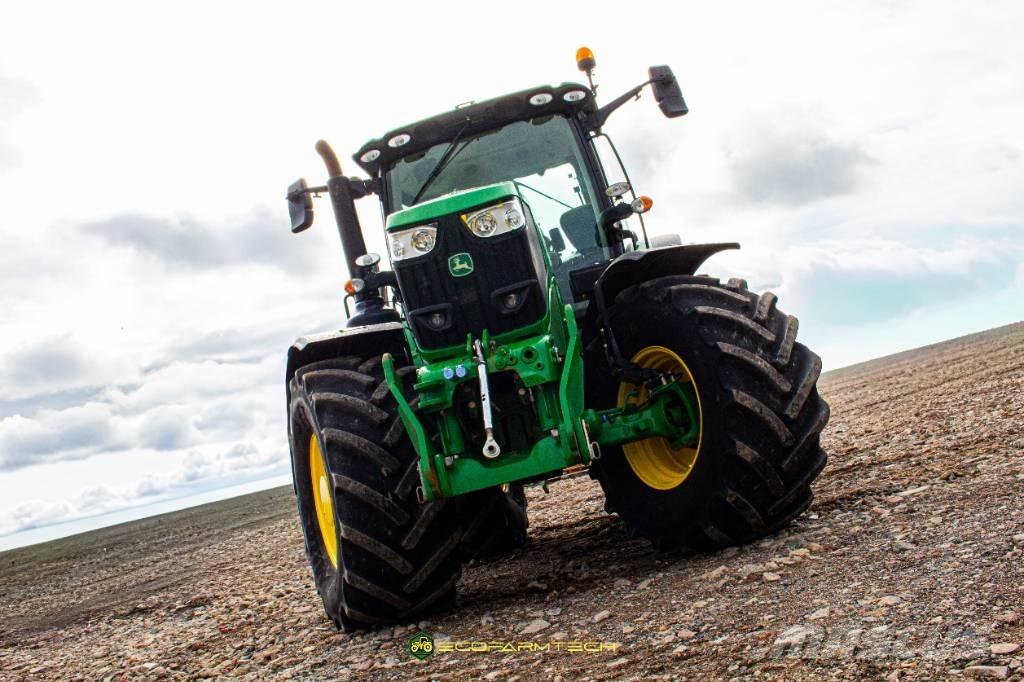 John Deere 6215 R Traktoriai