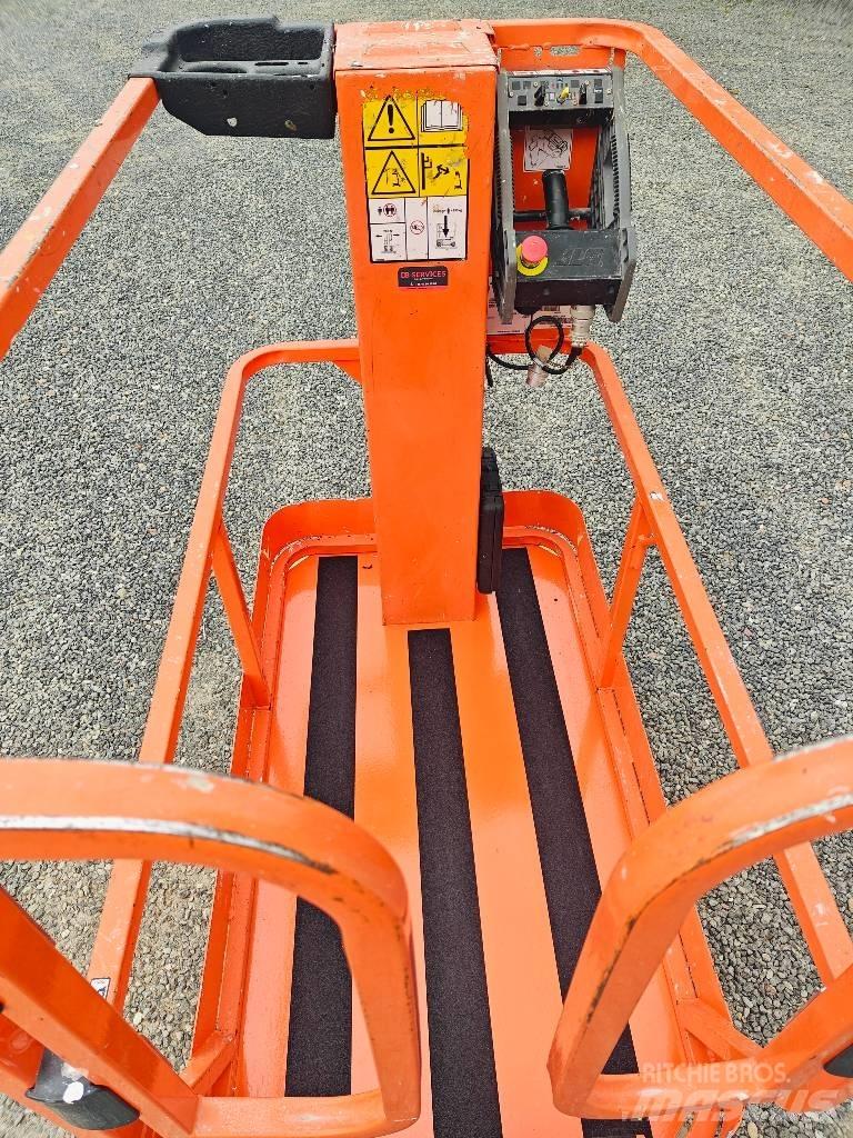 JLG 1230 ES Vertikalūs stiebiniai keltuvai