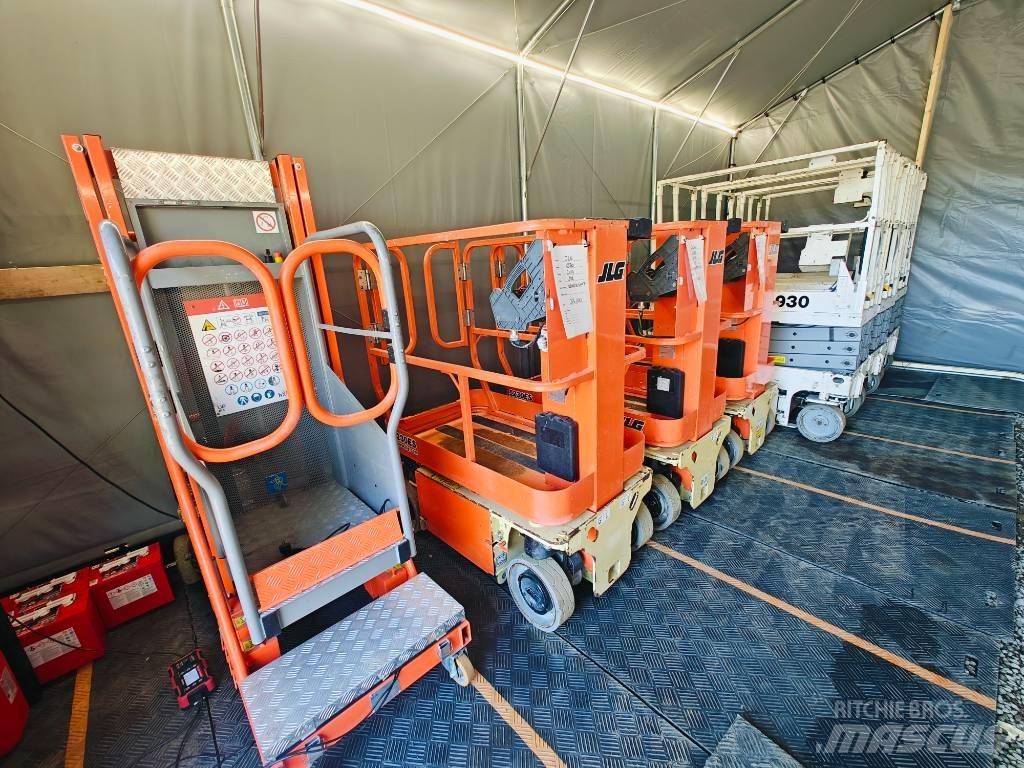 JLG 1230 ES Vertikalūs stiebiniai keltuvai