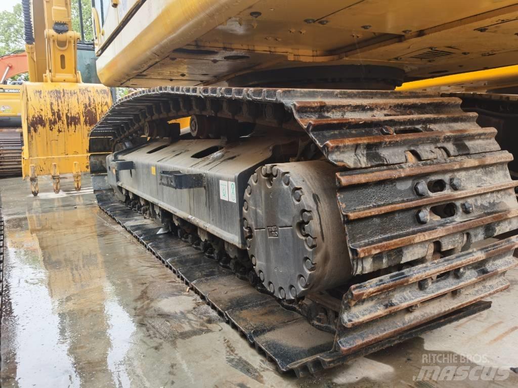 Komatsu PC 200-8 Vikšriniai ekskavatoriai