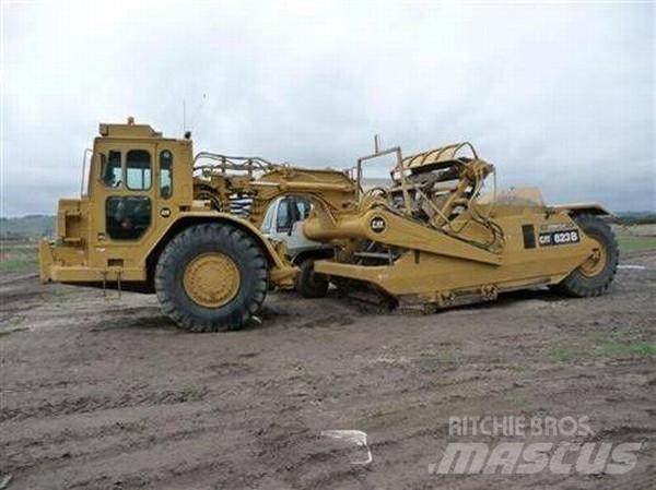 CAT 623B Ratiniai ekskavatoriai