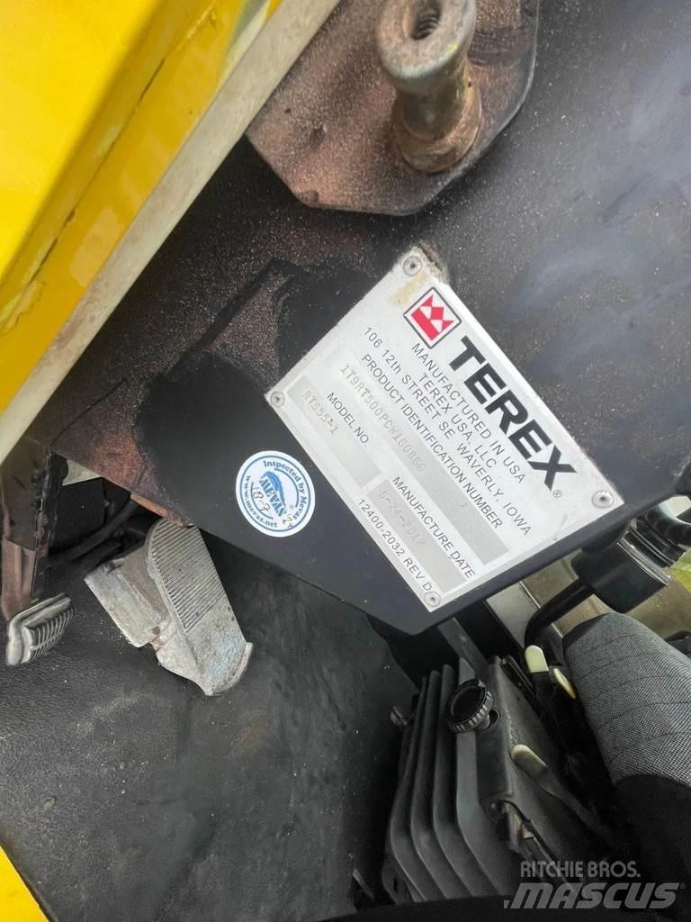 Terex RT555-1 Neapdoroto reljefo kranai