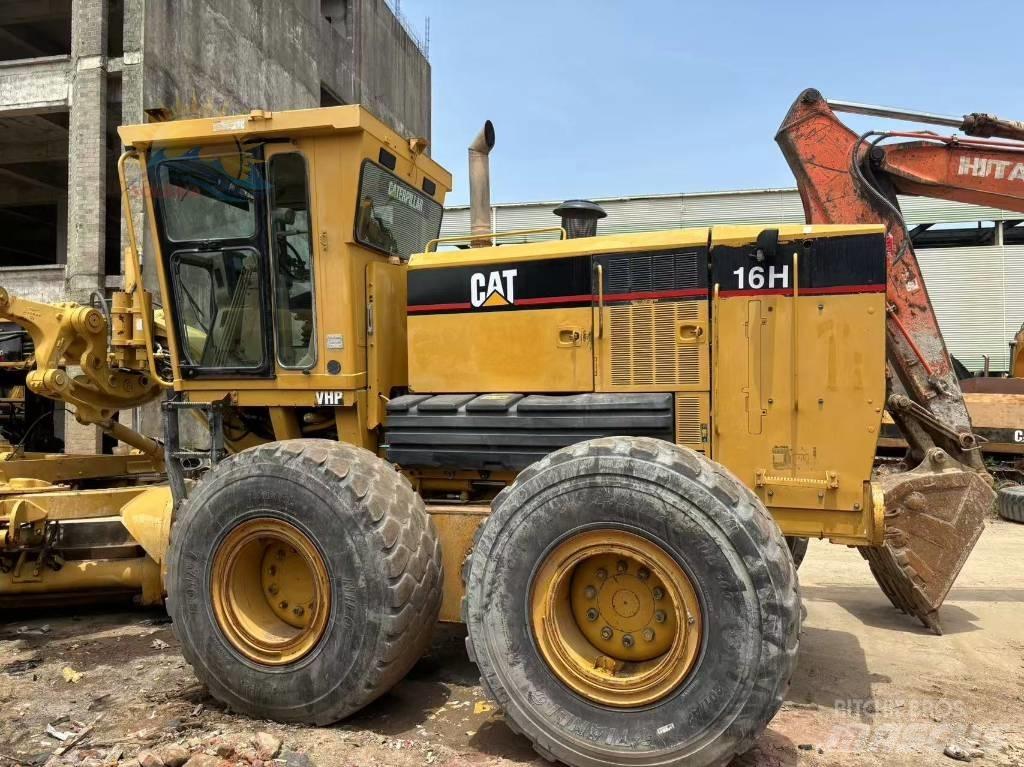 CAT 16 H Greideriai