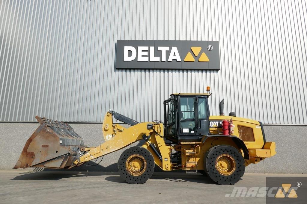 CAT 938M Naudoti ratiniai krautuvai
