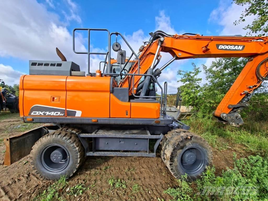 Doosan DX140W-5 Ratiniai ekskavatoriai
