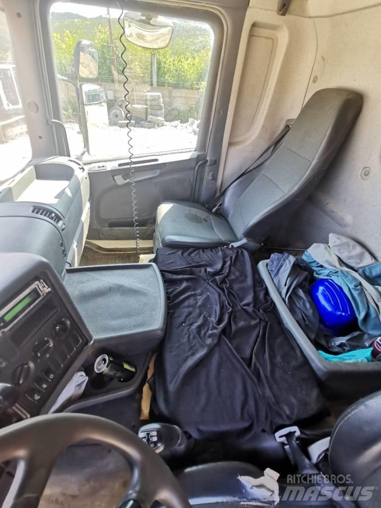 Scania R 560 Savivarčių priekabų vilkikai