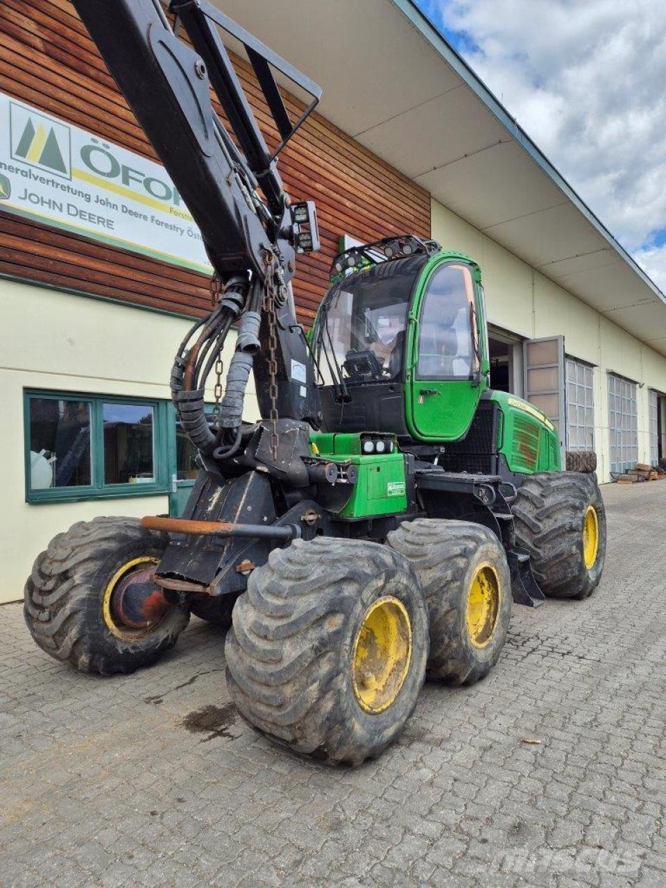 John Deere 1070 E Miško technika (Harvesteriai)