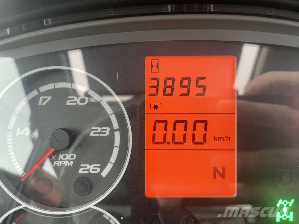 CLAAS Axos 340 CX Traktoriai