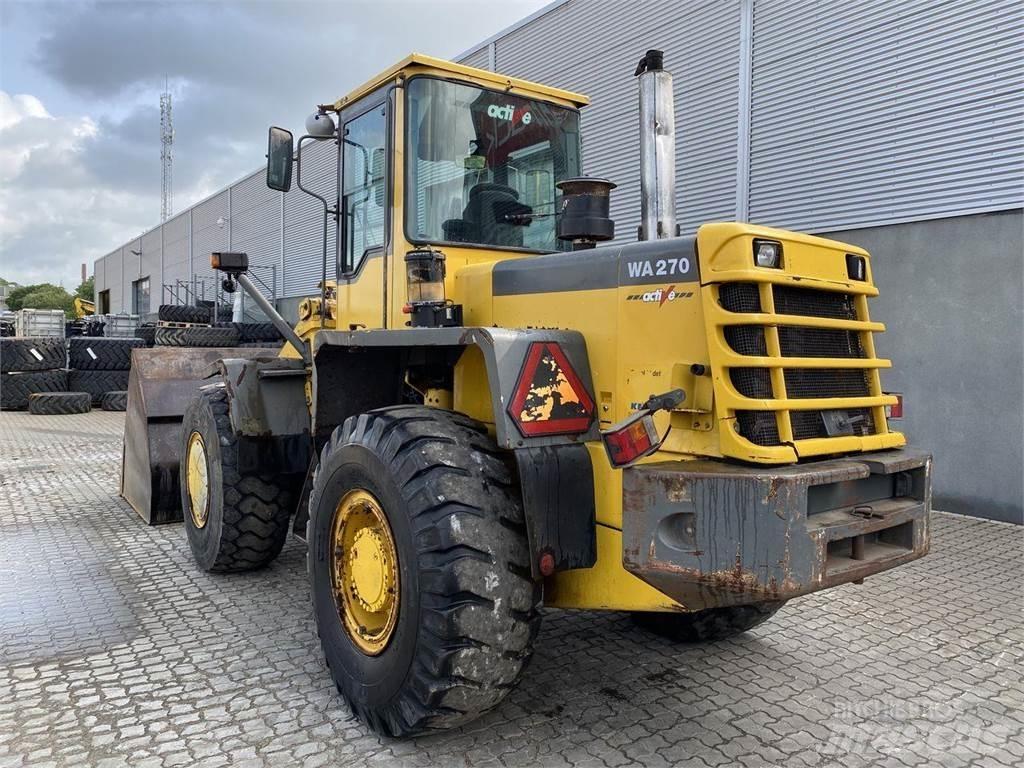 Komatsu WA270-3 Naudoti ratiniai krautuvai