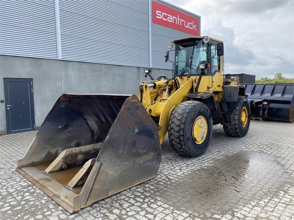 Komatsu WA270-3 Naudoti ratiniai krautuvai
