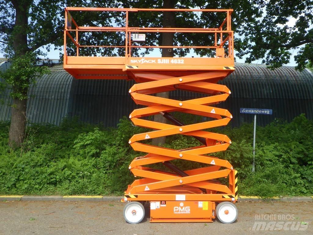 SkyJack SJ4632 Žirkliniai keltuvai