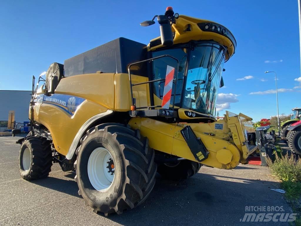 New Holland CX 8.90 Derliaus nuėmimo kombainai