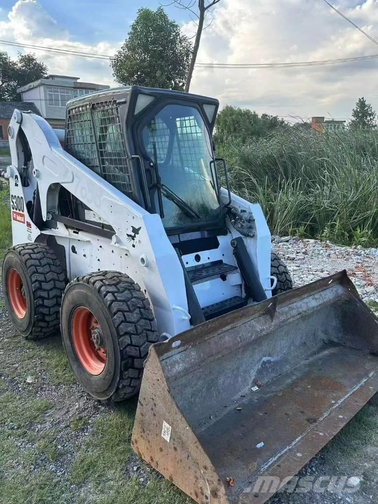 Bobcat S 300 Krautuvai su šoniniu pasukimu