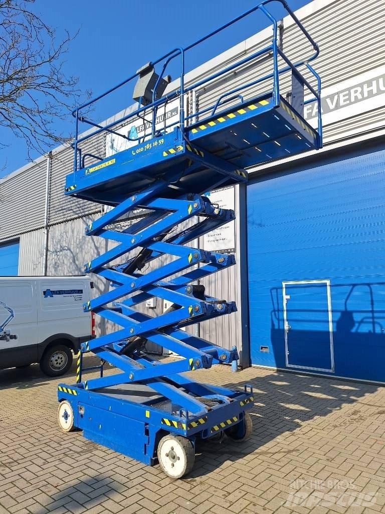 UpRight X32N Žirkliniai keltuvai
