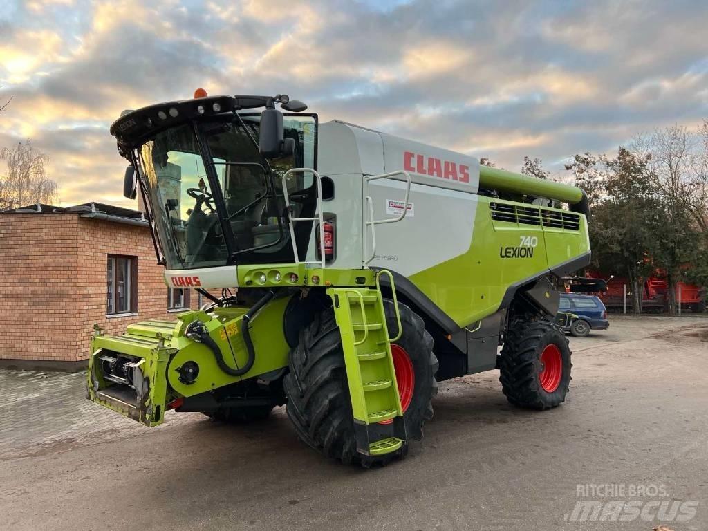 CLAAS 740 Derliaus nuėmimo kombainai