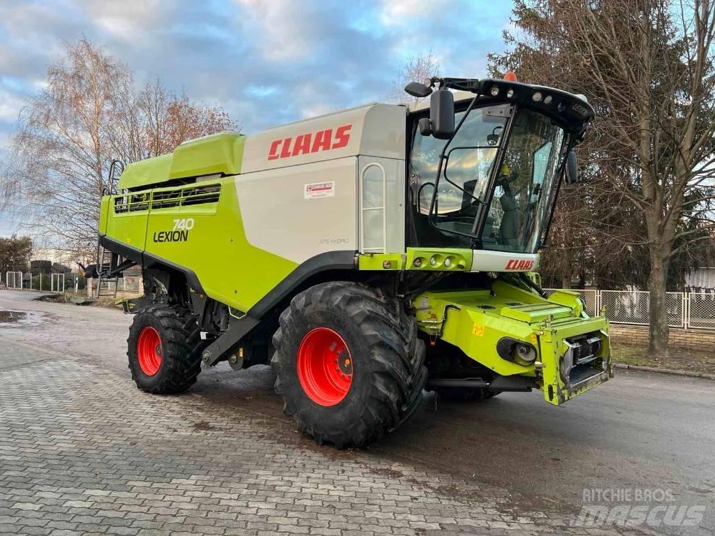 CLAAS 740 Derliaus nuėmimo kombainai