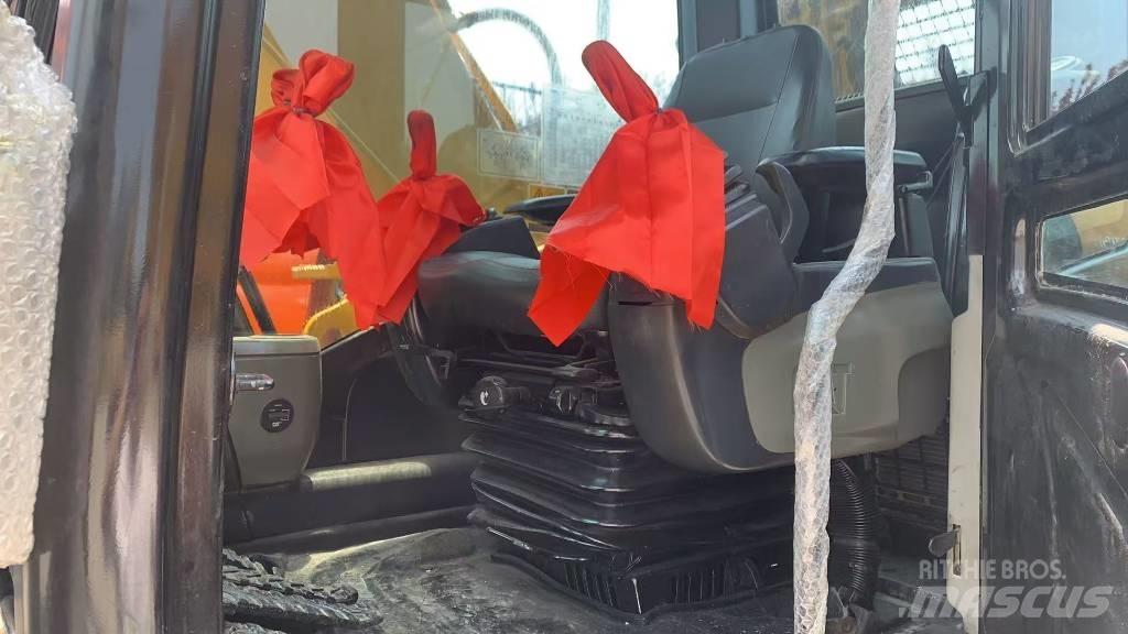 CAT 320 D Vikšriniai ekskavatoriai
