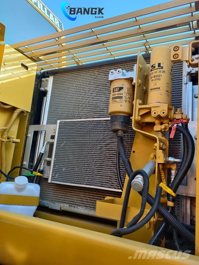 CAT 330 CL Vikšriniai ekskavatoriai