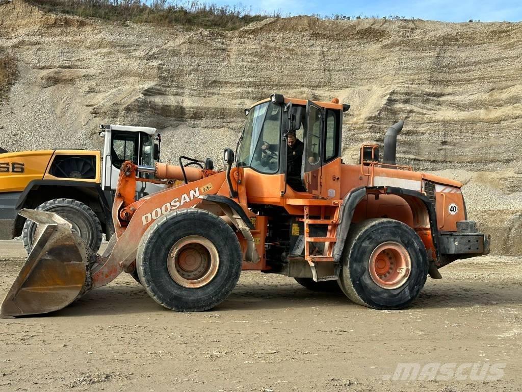 Doosan DL 300 Naudoti ratiniai krautuvai