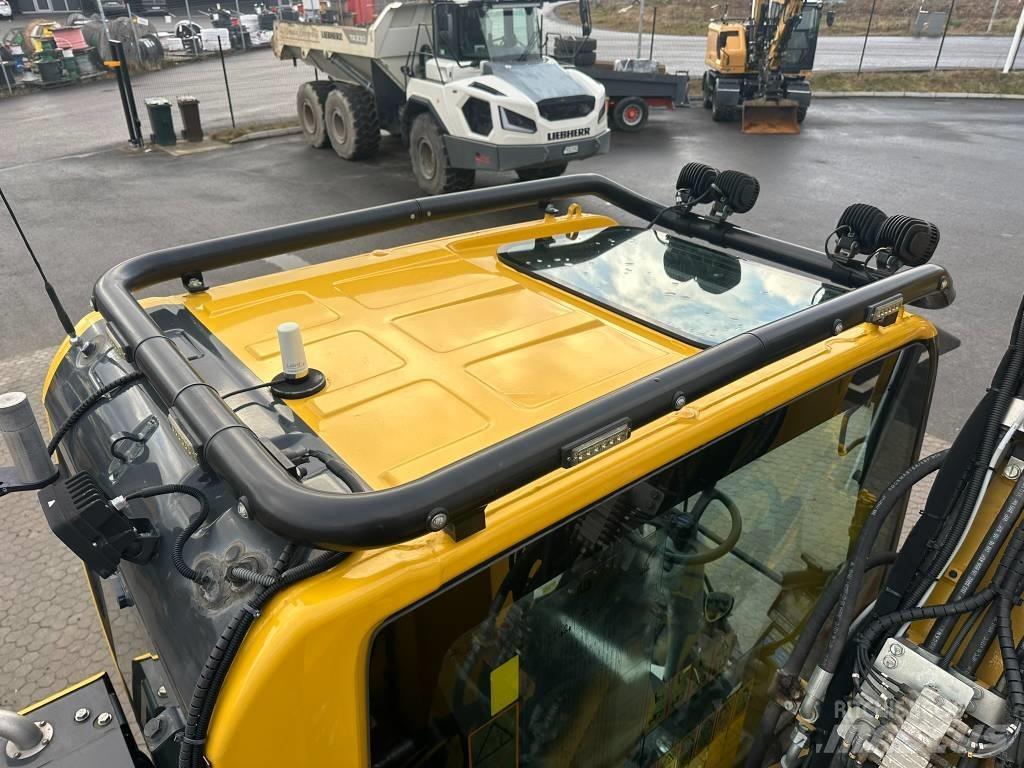Komatsu PW 148-11 Ratiniai ekskavatoriai