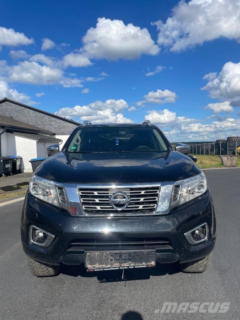 Nissan Navara Pikapai / Bortiniai sunkvežimiai