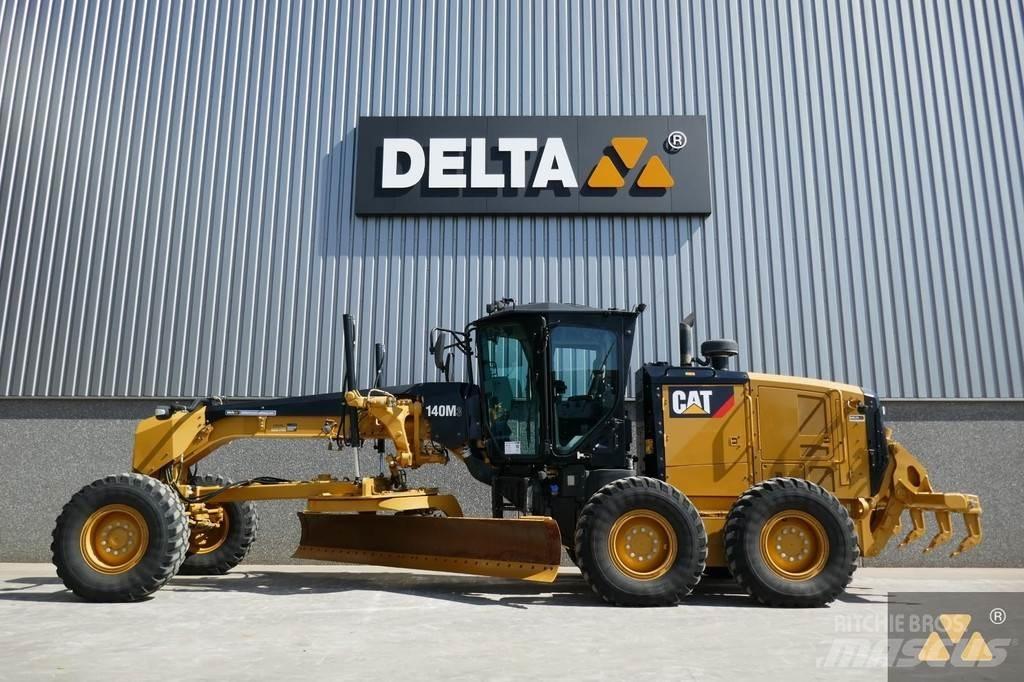 CAT 140M3 Greideriai