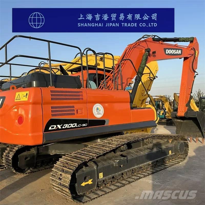 Doosan DX 300 Vikšriniai ekskavatoriai