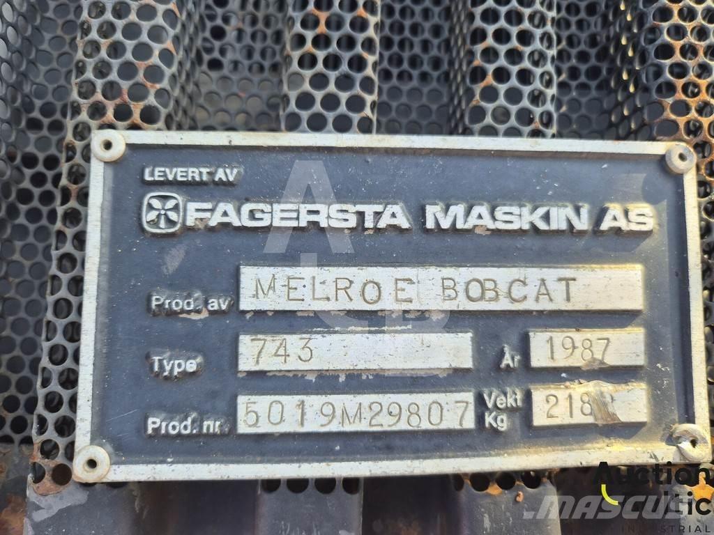 Bobcat 743 Krautuvai su šoniniu pasukimu