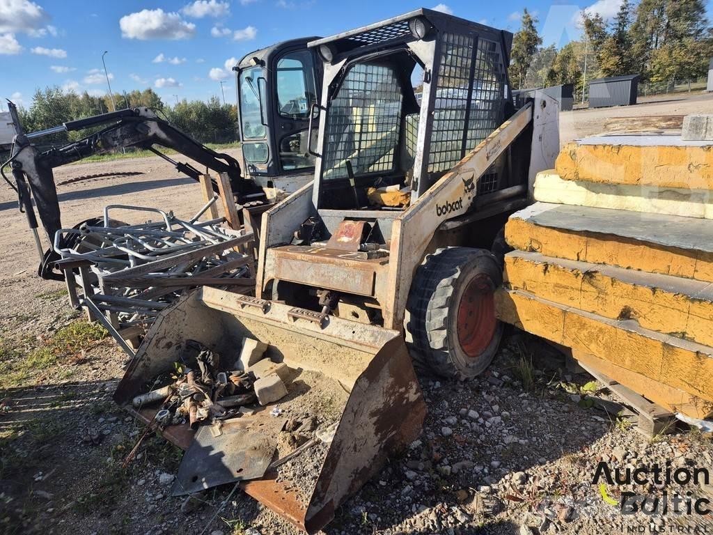 Bobcat 743 Krautuvai su šoniniu pasukimu