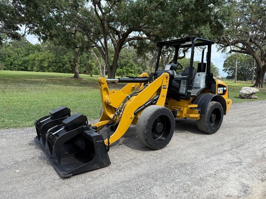 CAT 908 H Naudoti ratiniai krautuvai