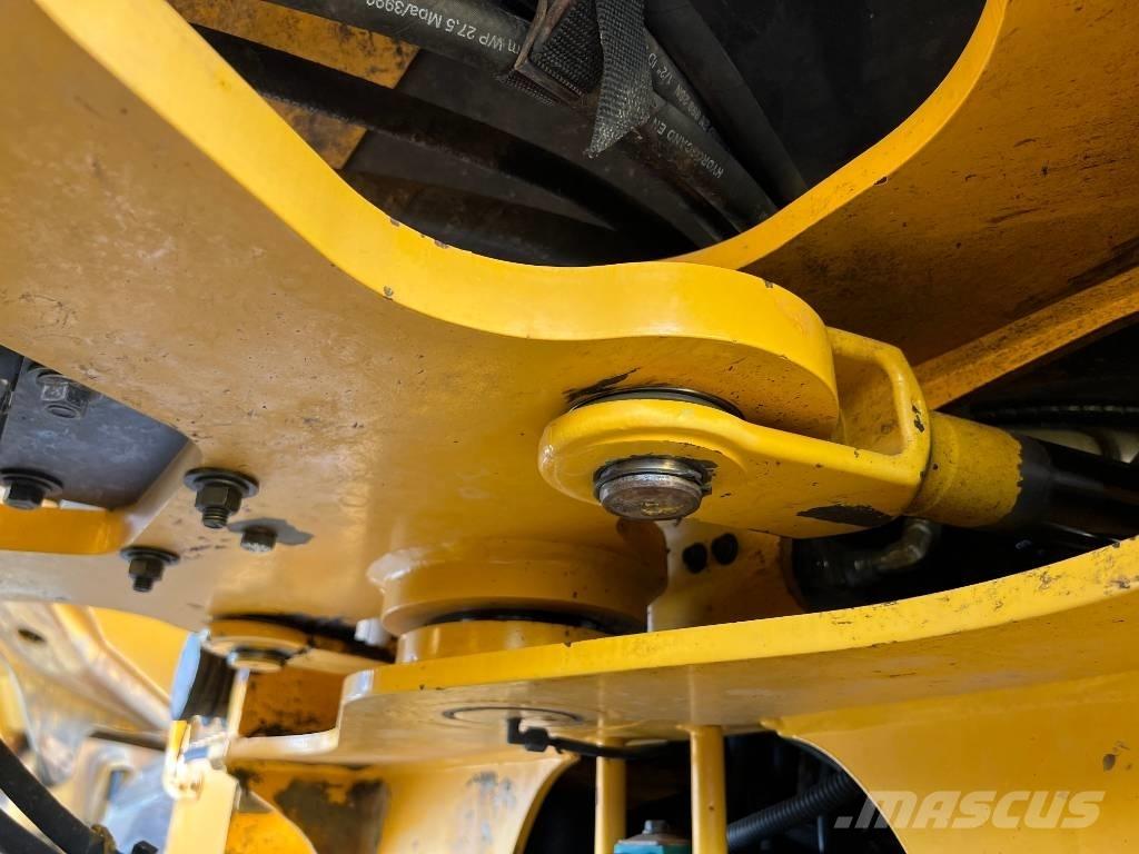 Volvo L90F Naudoti ratiniai krautuvai