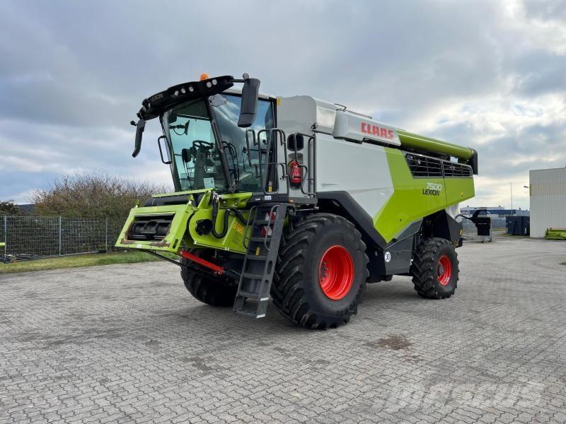 CLAAS LEXION 7500 Derliaus nuėmimo kombainai