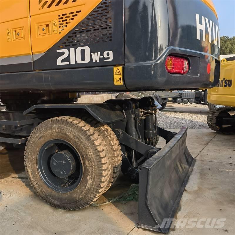 Hyundai 210W -9 Ratiniai ekskavatoriai