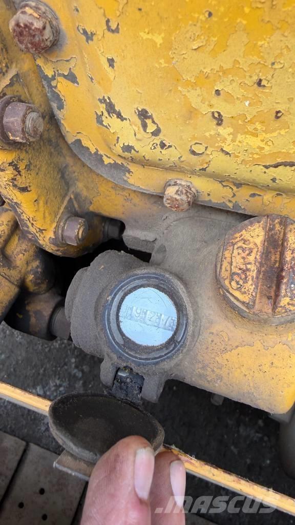 CAT D 2 Vikšriniai buldozeriai