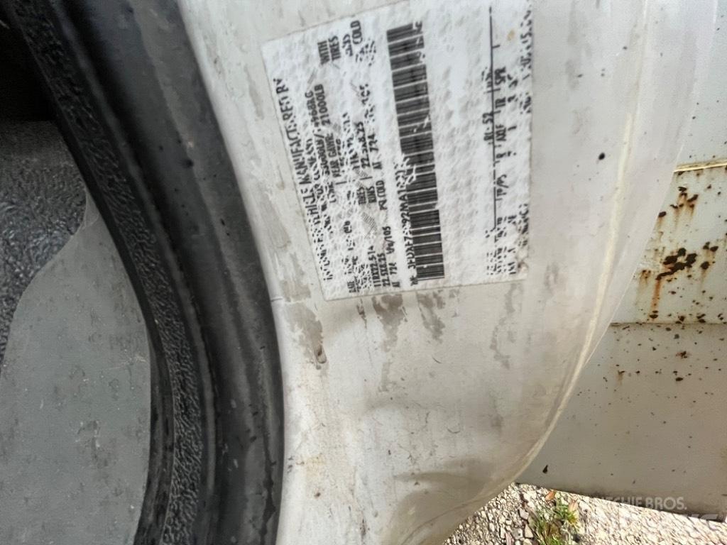 Ford F 750 Ant vilkikų montuojamos kėlimo platformos