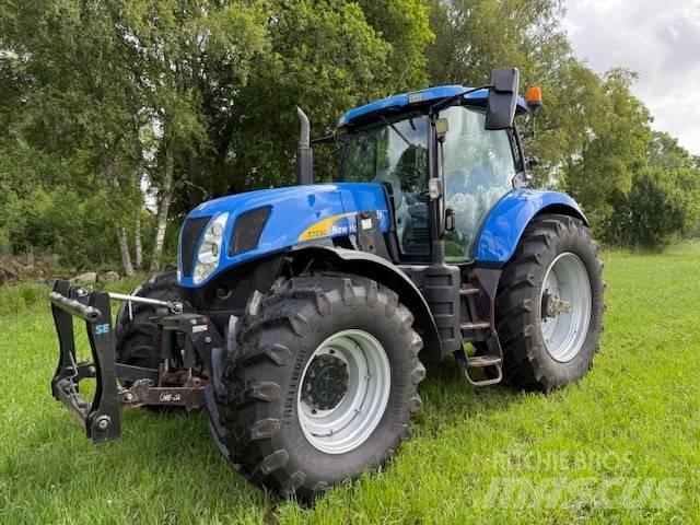 New Holland T 7030 Traktoriai