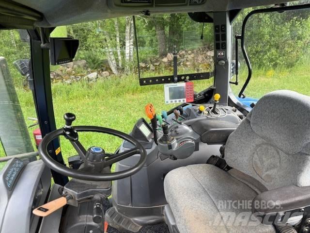 New Holland T 7030 Traktoriai