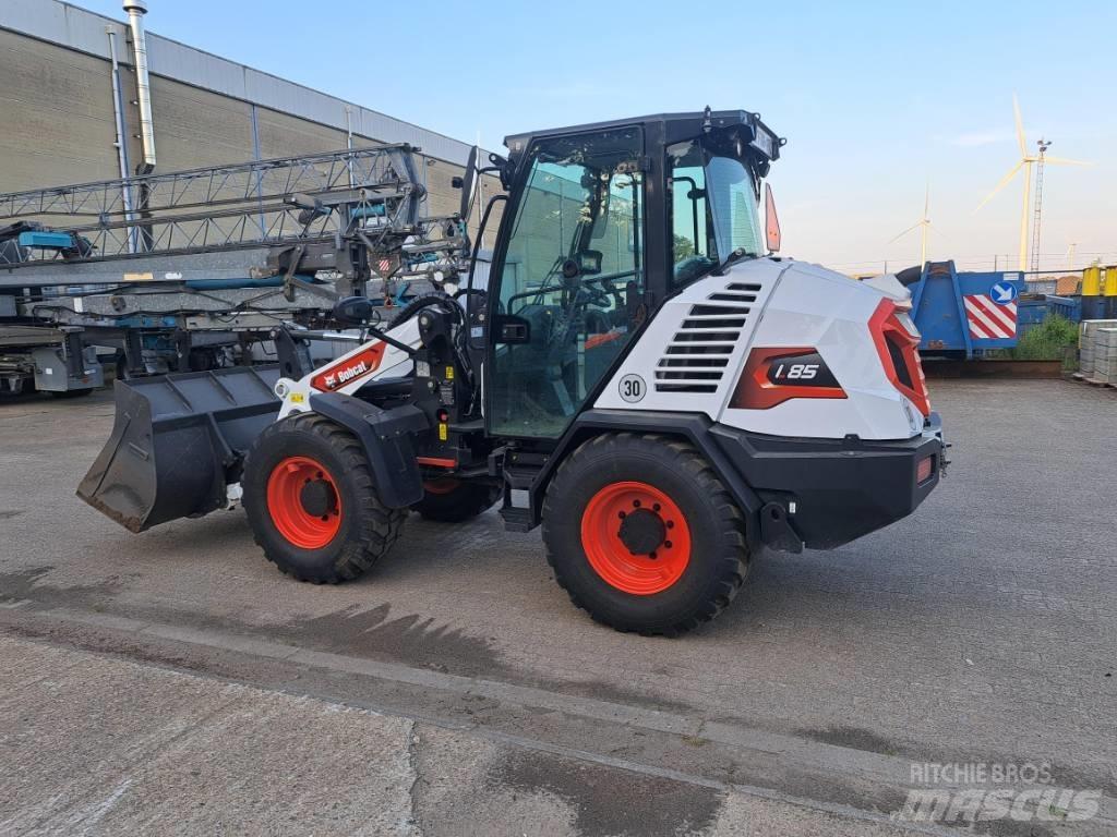 Bobcat L 85 Naudoti ratiniai krautuvai