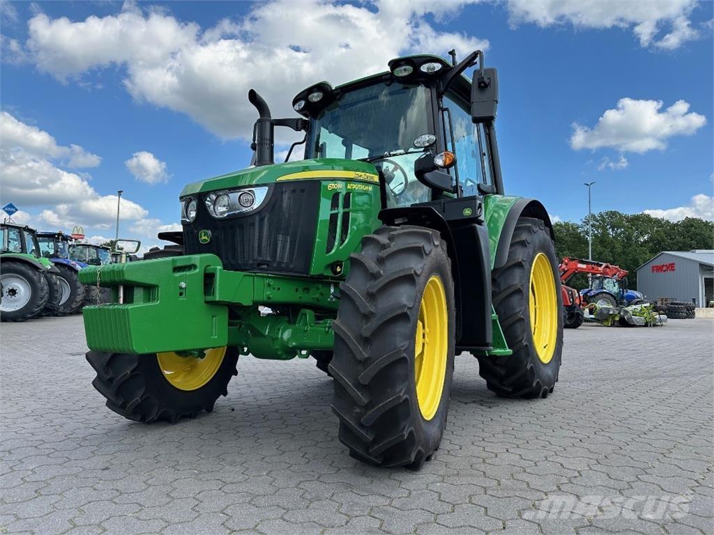 John Deere 6110 M Traktoriai
