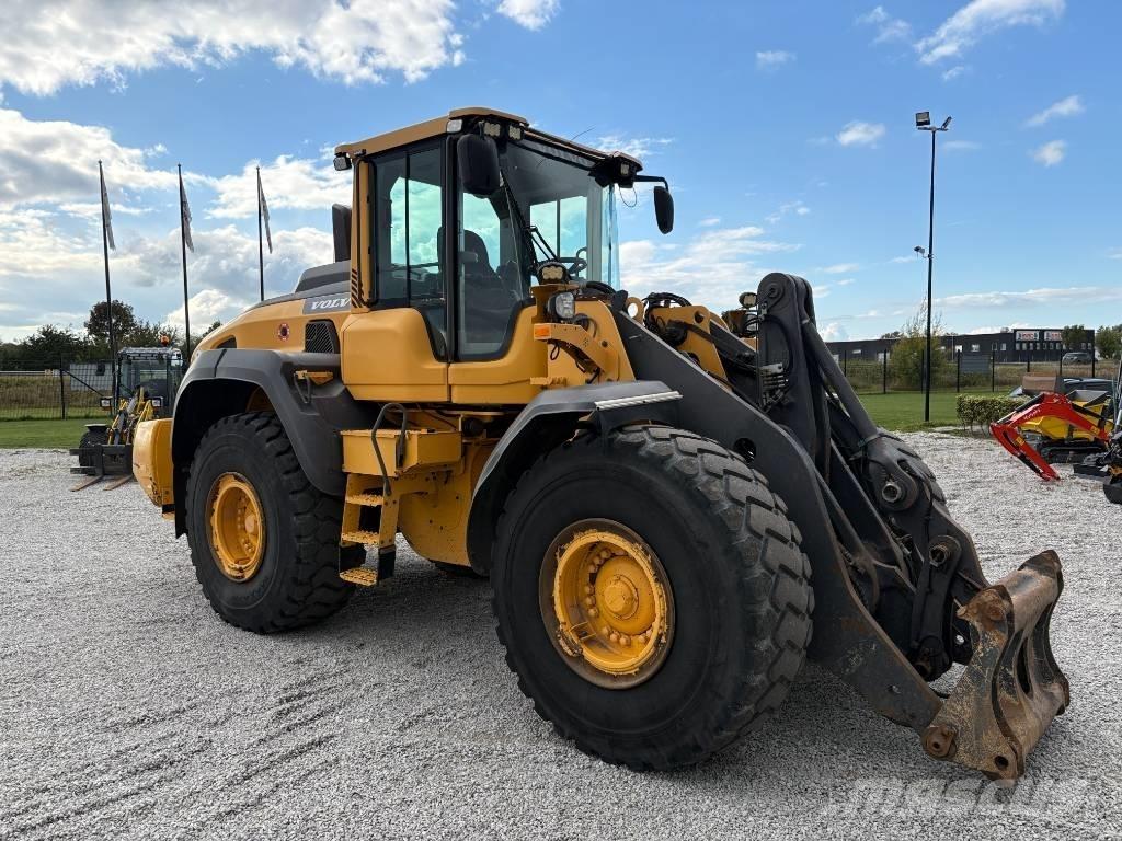 Volvo L 120 H Naudoti ratiniai krautuvai