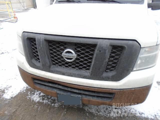 Nissan NV2500HD Sunkvežimiai su dengtu kėbulu