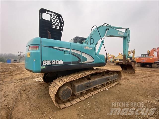Kobelco SK 200 Vikšriniai ekskavatoriai