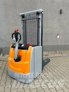 Still EXV 16 Rankiniai vėžimėliai