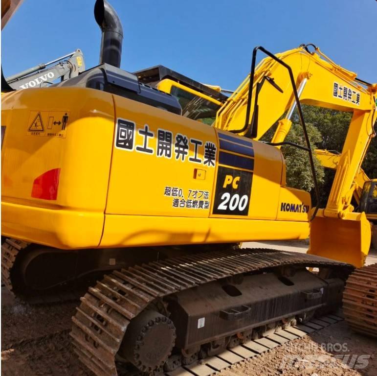 Komatsu PC 200-8 Vikšriniai ekskavatoriai