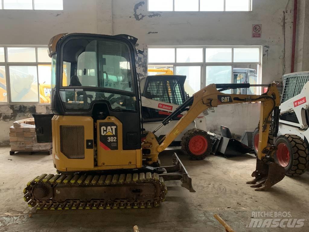 CAT 302 Vikšriniai ekskavatoriai