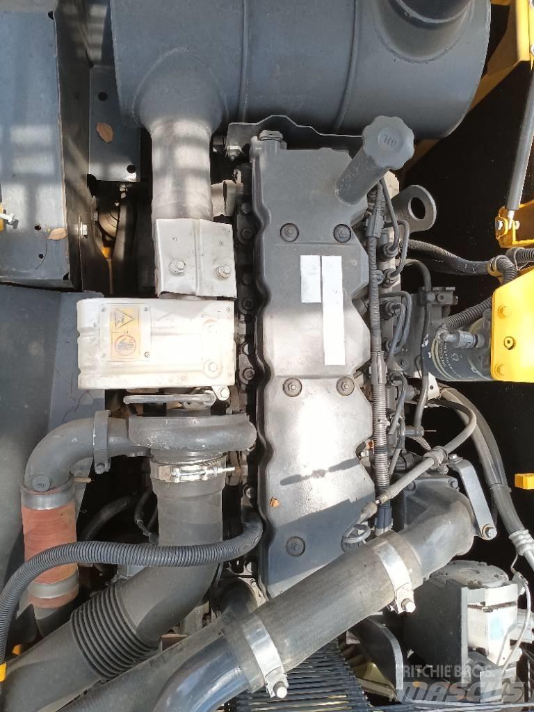Komatsu PC 200 Vikšriniai ekskavatoriai